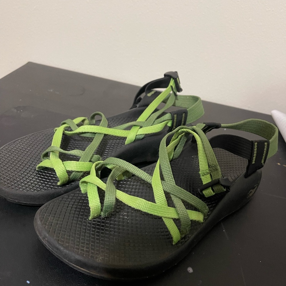 Womens size 10 strappy chacos